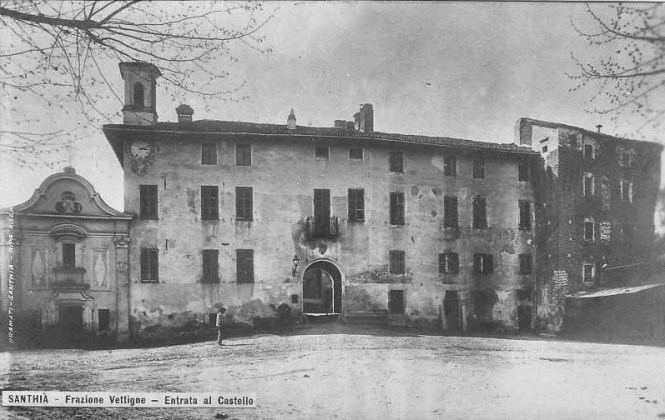 Una rarissima cartolina di Vettignè, datata 1948. A destra, si può vedere la parte medievale oggi crollata.