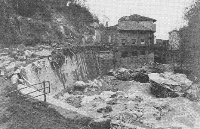 La fabbrica raccontata in questo articolo immortalata domenica 3/11/68, la mattina dopo il passaggio dell'alluvione (cortesia di Angelo Giovinazzo)